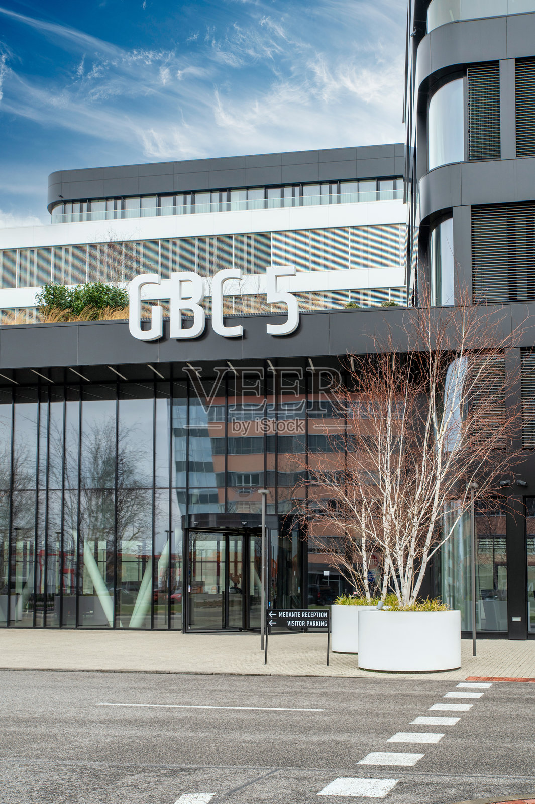 斯洛伐克布拉迪斯拉发，加尔瓦尼商业中心5号（GBC 5），商务及行政综合体。照片摄影图片