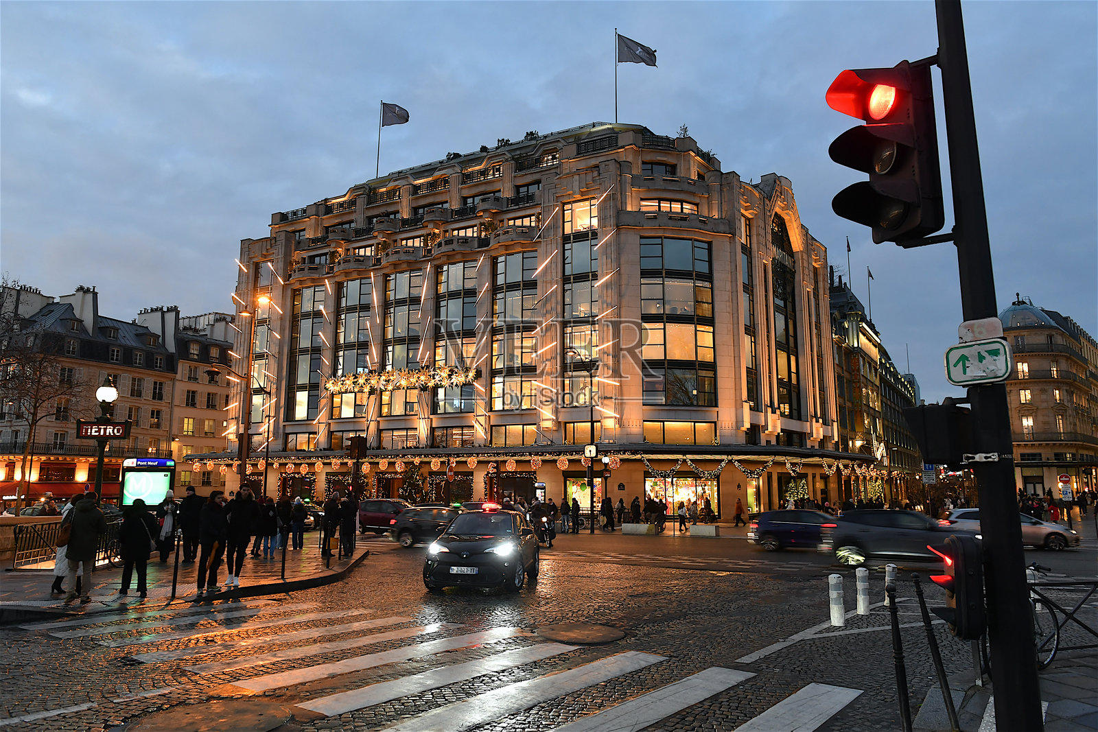 法国巴黎，萨玛丽丹百货公司建筑照片摄影图片