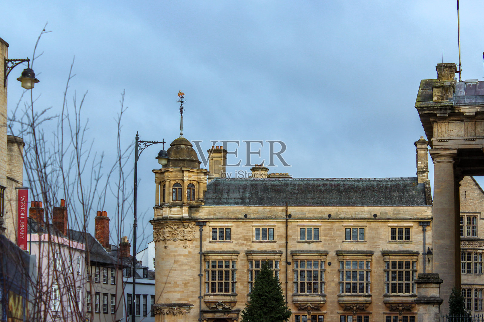 牛津印度学院旧址,位于博德街和卡特街的拐角处照片摄影图片