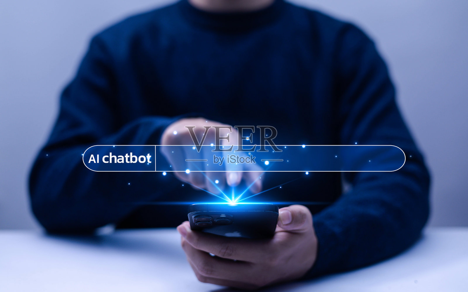 商人使用未来感AI聊天机器人界面，触摸带有发光数字粒子的虚拟搜索栏，代表人工智能、自动化、客户服务和现代商业照片摄影图片