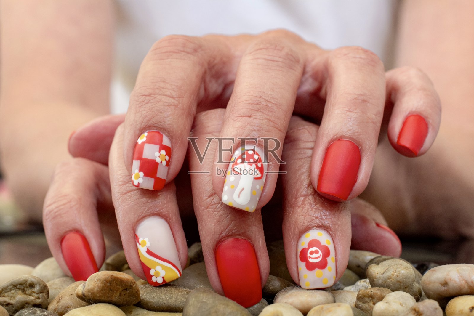 秋季灵感美甲设计照片摄影图片