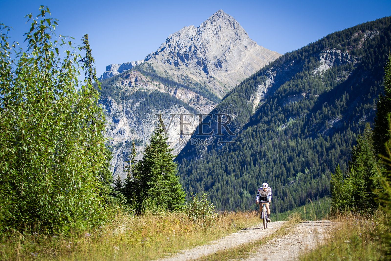 尼克·克莱班赢得TransRockies Gravel Royale自行车赛照片摄影图片