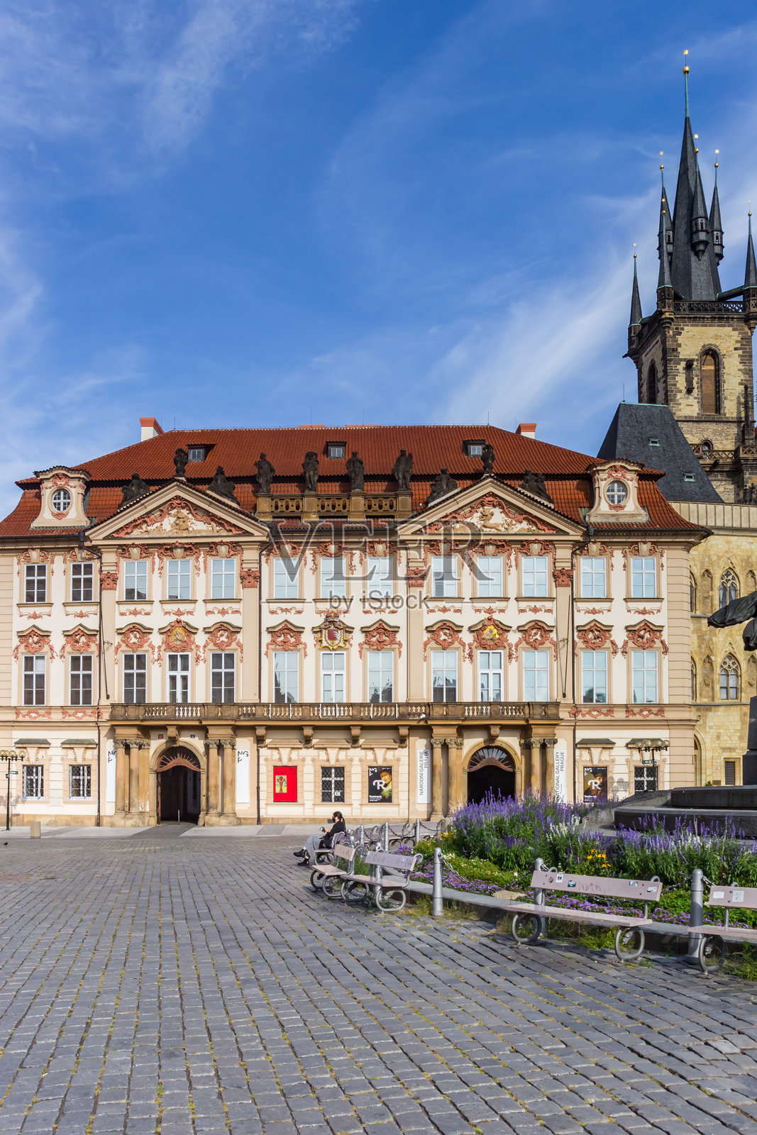布拉格老城广场的国家美术馆博物馆照片摄影图片