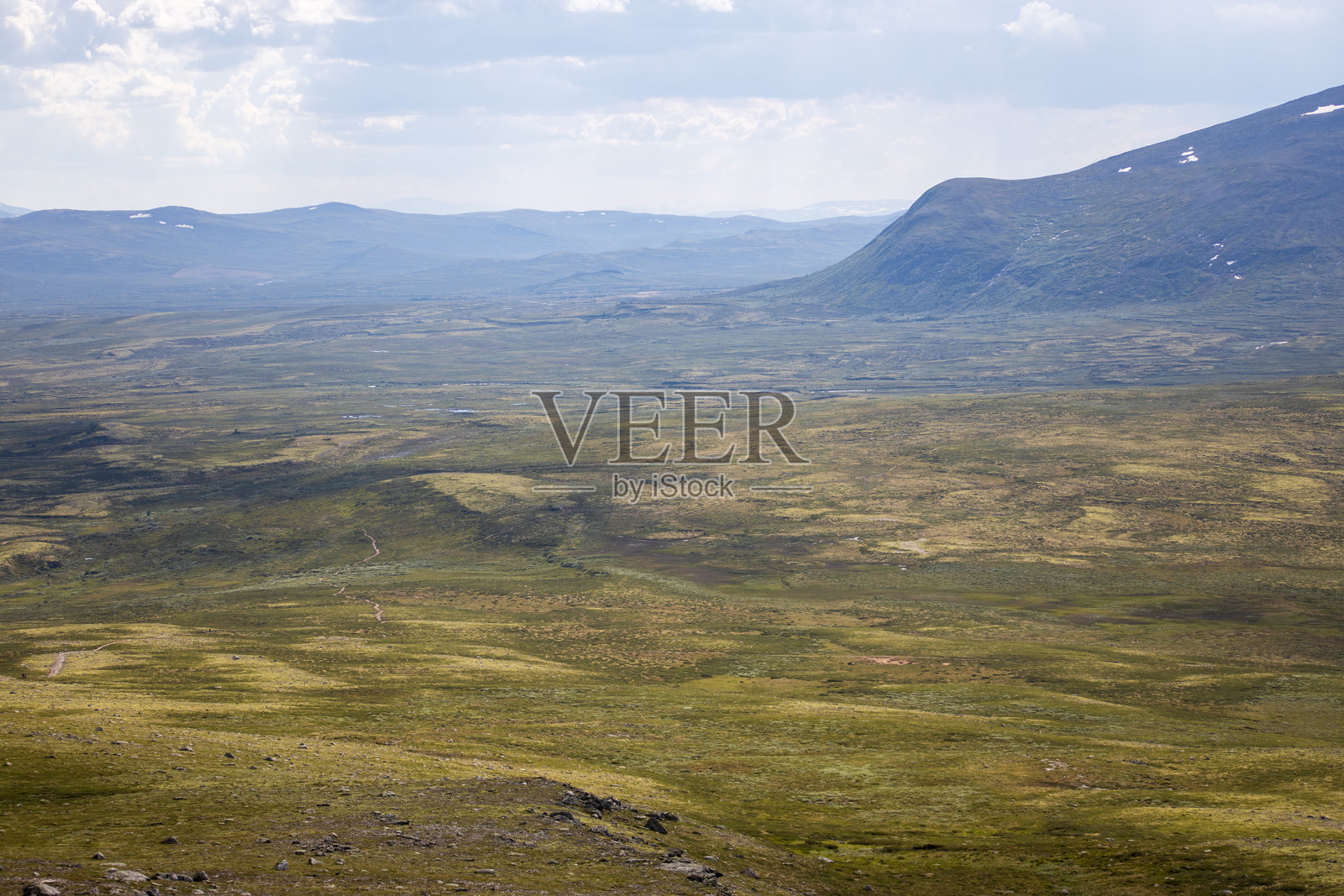 挪威多夫勒-宣达尔斯菲耶拉国家公园晴朗夏日风光照片摄影图片