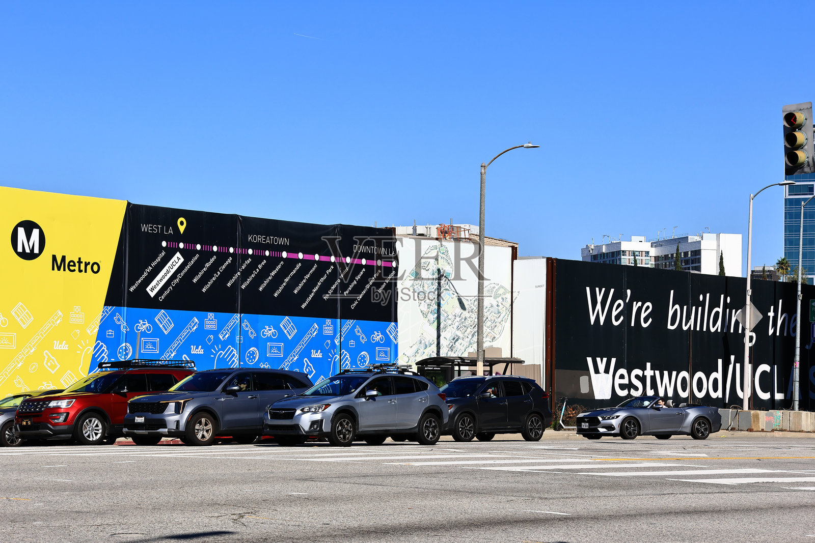 洛杉矶，加利福尼亚州：西木/加州大学洛杉矶分校地铁D线车站施工中照片摄影图片