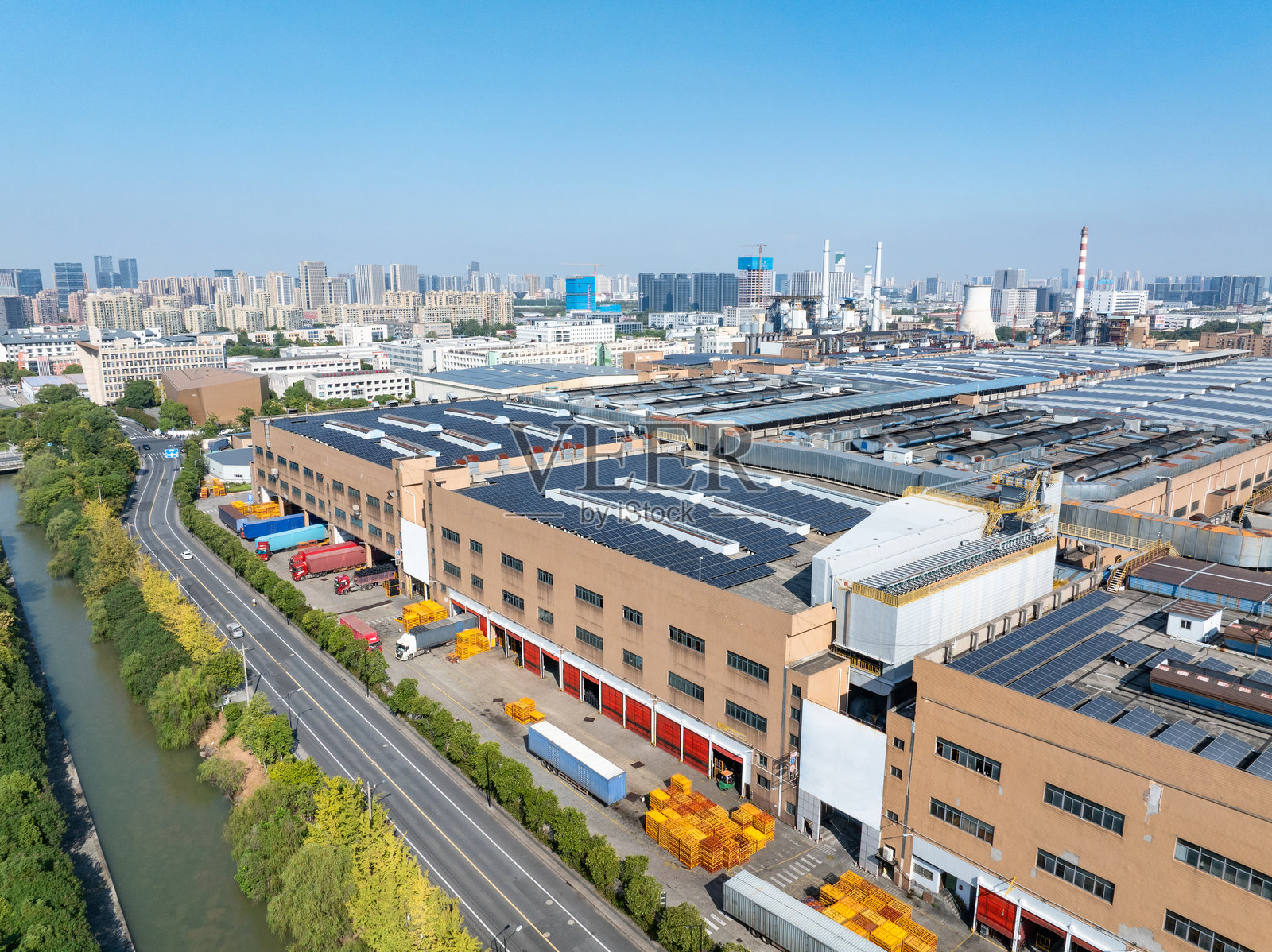 城郊工业区厂房航拍照片摄影图片