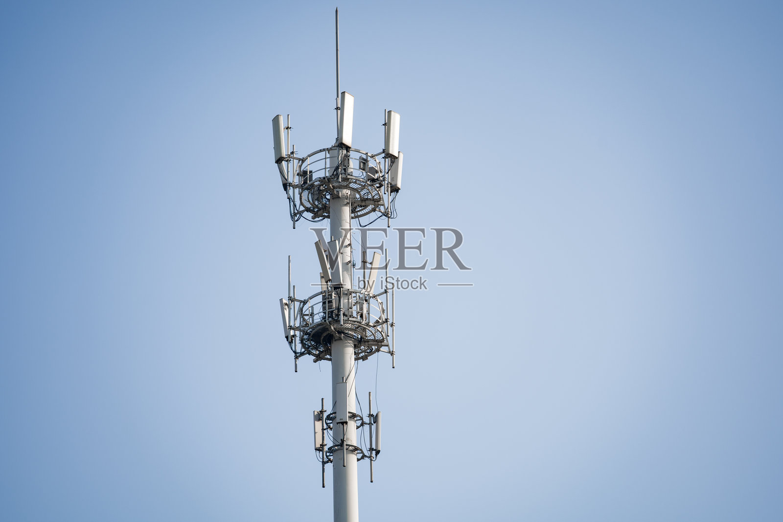 通信基站天线阵列蓝天背景特写照片摄影图片