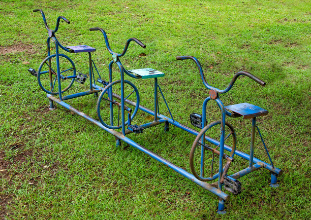 旧自行车操场图片下载