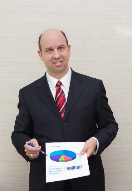 出示文件的商人图片下载