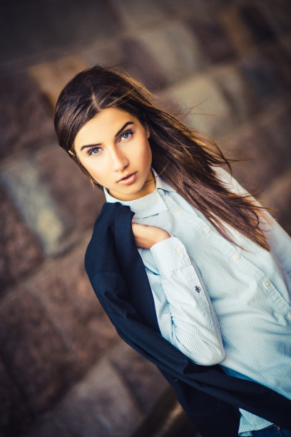 美丽年轻时尚的女孩图片下载