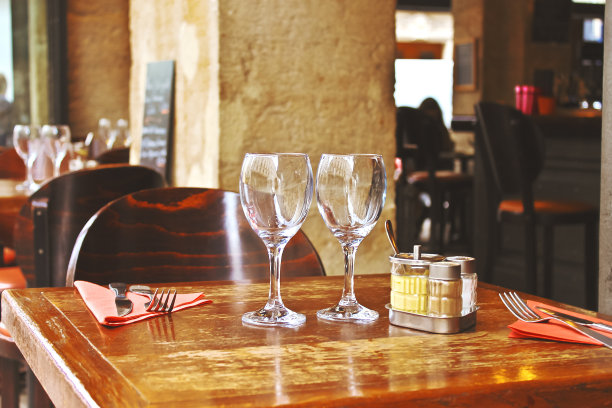 在巴黎的咖啡馆里。法国图片下载