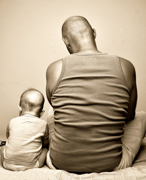 男人和孩子在一起图片下载