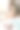 漂亮的年轻女子在热水浴缸里放松图片下载