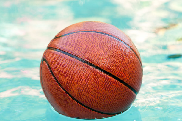 篮球在池图片下载
