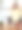 女人用电动搅拌机煮桃子饮料图片下载