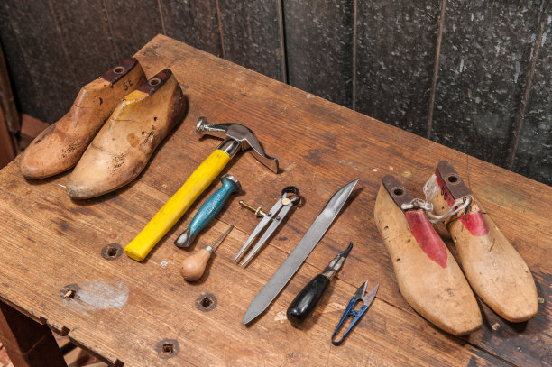 补鞋匠图片下载