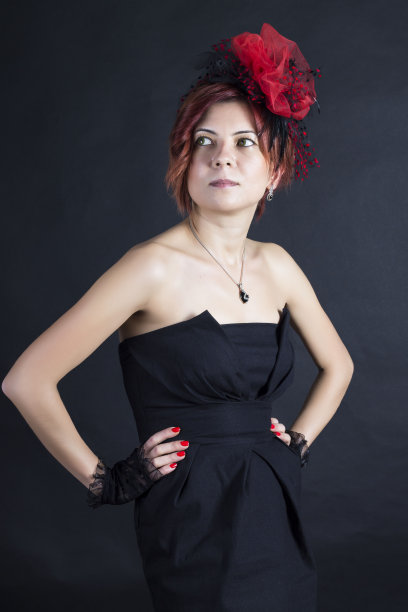 女性冠状头饰图片下载