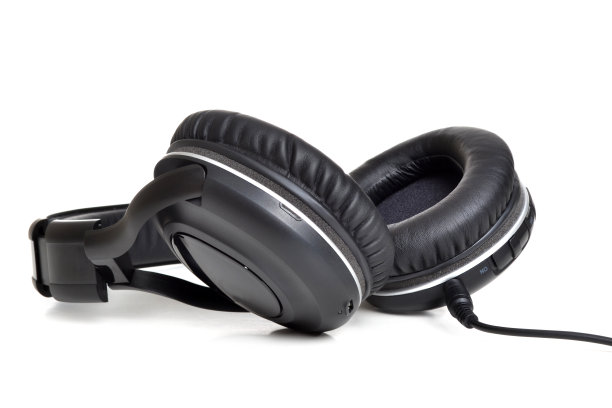 黑色的耳机图片下载