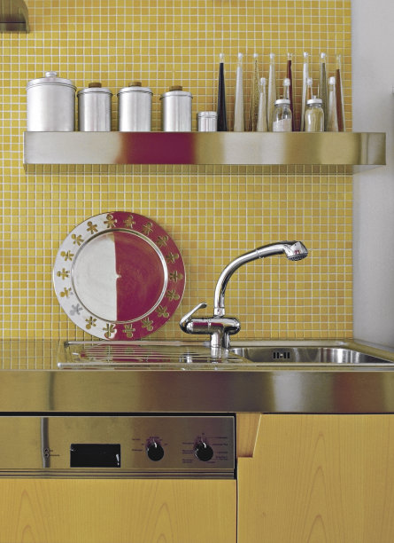 现代厨房水槽的细节图片下载