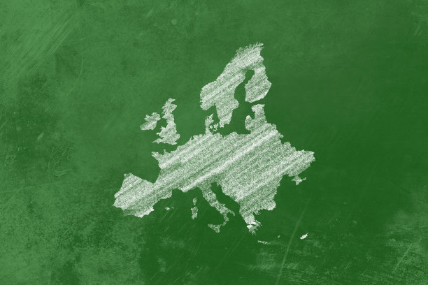 欧洲在黑板上画图片下载