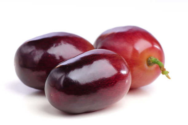 红色的葡萄被隔离在白色的背景上图片下载