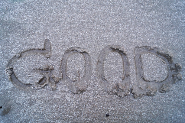 海滩上的好消息图片下载