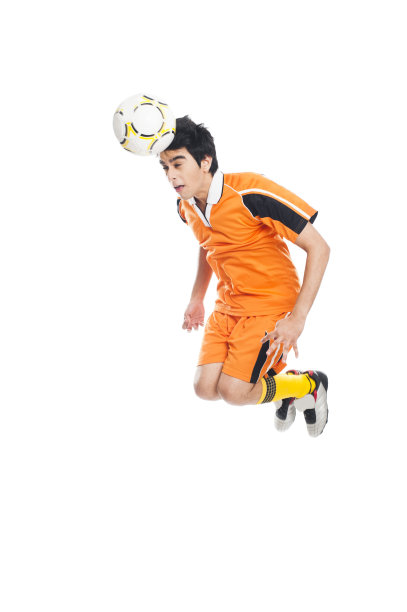 足球运动员头球图片下载