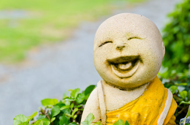 笑的雕塑图片下载