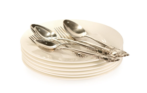 银器在盘子里图片下载