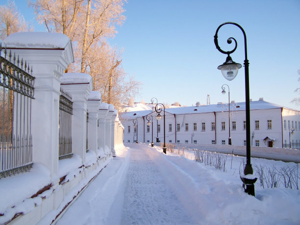 Tobolsk。市中心的街道。图片下载