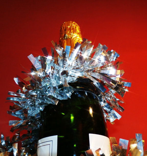 香槟酒瓶闪闪发光图片下载