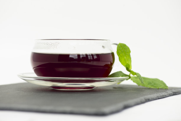 薄荷玻璃茶杯和茶托图片下载