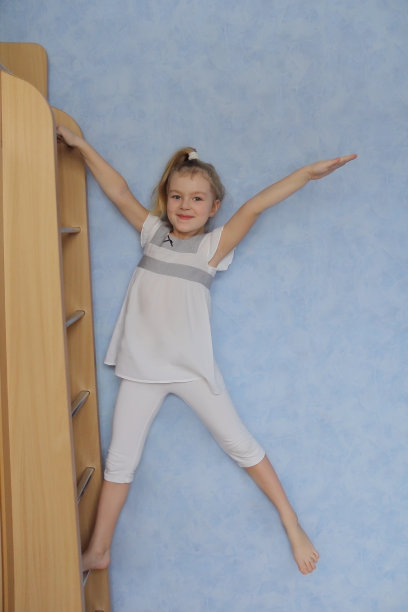 蓝眼睛的女孩图片下载