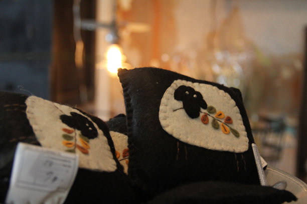 狡猾的羊枕头图片下载