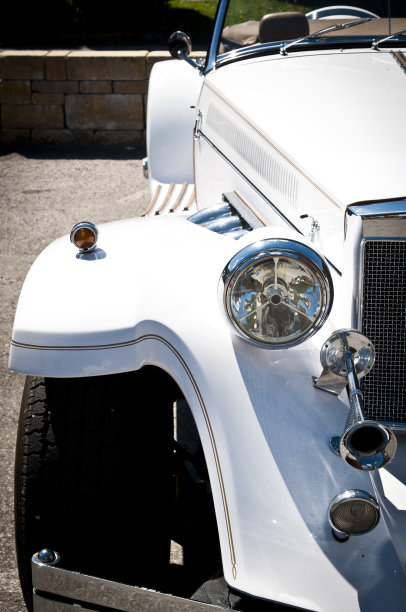 白色的老人图片下载