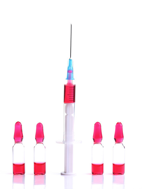 注射器和安瓿红色液体白色图片下载