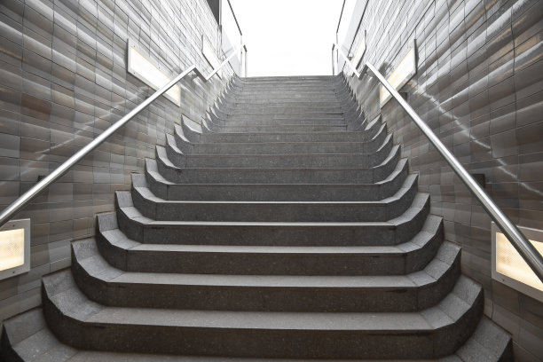 从地下通道图片下载