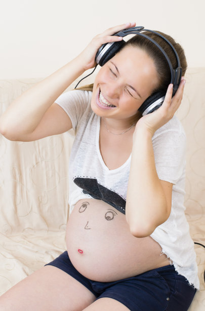 放松的孕妇图片下载