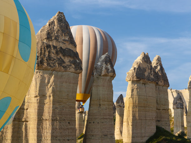 气球和精灵烟囱图片下载