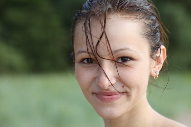 美丽的女孩图片下载