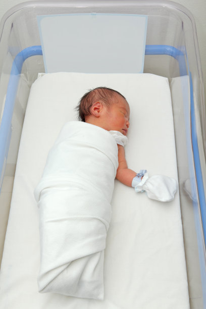 包裹新生儿图片下载