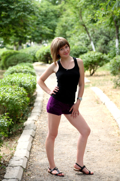 户外美女的肖像图片下载