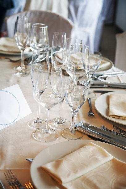 餐厅的餐桌布置图片下载