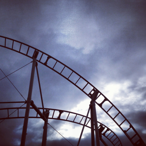 过山车轨道图片下载