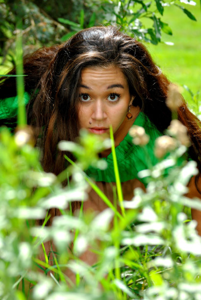 美女看起来很惊讶图片下载