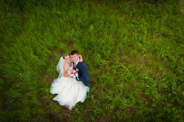 新郎和新娘图片下载