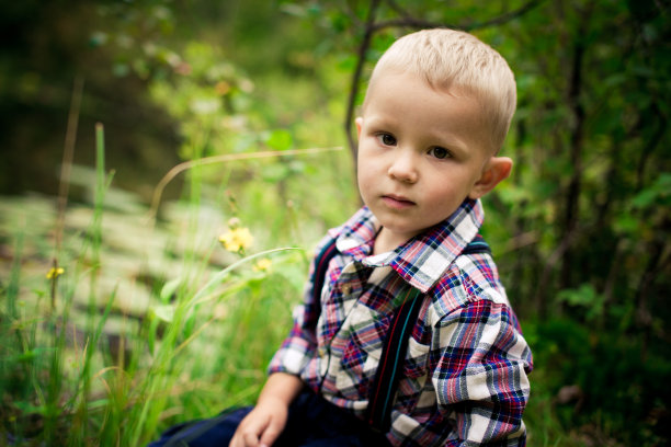 男孩的画像图片下载