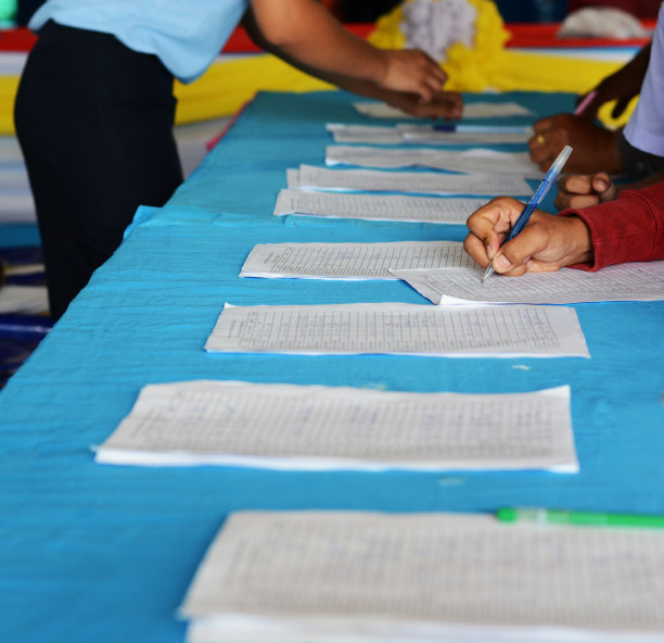 报名参加培训。图片下载