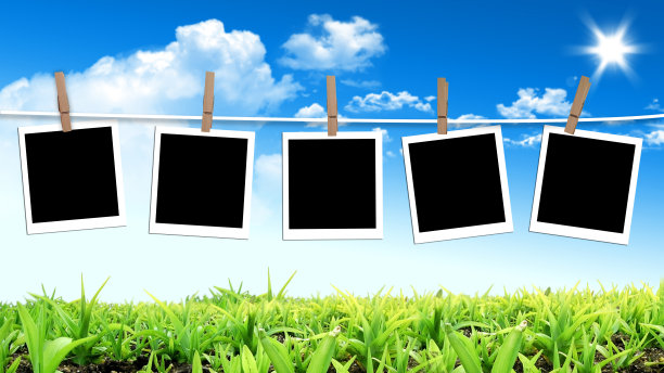 相框在绳子上挂在天空中图片下载