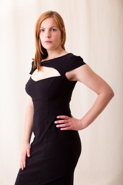 红头发女人图片下载